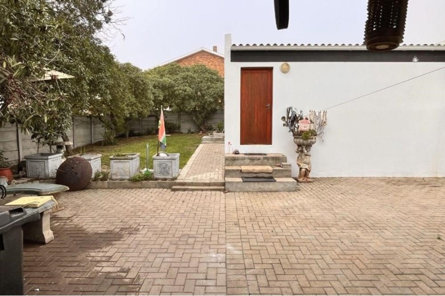 3 Bedroom Property for Sale in Lamberts Bay Western Cape